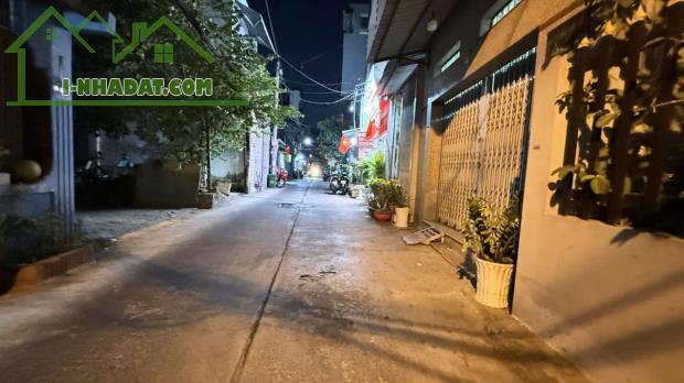 Giảm 300tr Gấp bán HL 2 hẻm xe hơi thông 2 phút ra bệnh viện Bình Tân 48m2,3 Tầng Nhỉnh 4