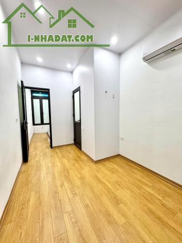 Bán nhà tập thể phố Hồng Mai, Hai Bà Trưng DTSD 70M, 3 ngủ, 2vs giá 2.75 tỷ, 25m ra ô tô - 1