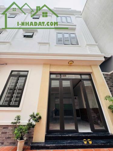 Bán nhà Trại Lẻ, Diện tích 40m 4 tầng mới tinh, Giá 2.9 tỉ