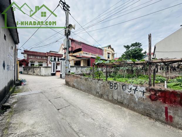 Ô TÔ 7 CHỖ - LÔ GÓC  - MẶT TIỀN RỘNG - HÌNH THỬA A4 - 2
