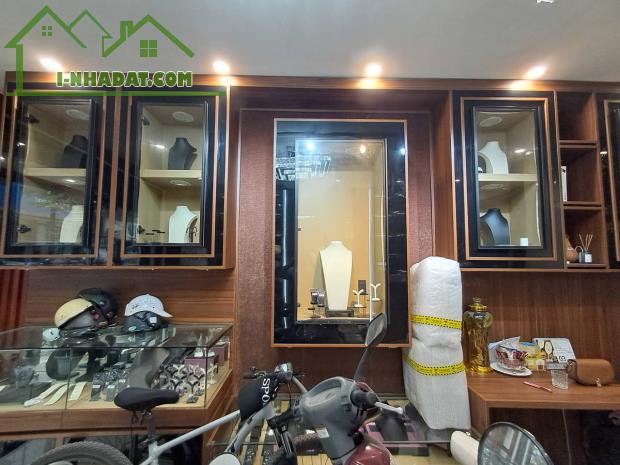 BÁN NHÀ MẶT PHỐ LẠC LONG QUÂN, TÂY HỒ. 30M2 5T MT 4M GIÁ 18 TỶ- 0978834597. SIÊU PHẨM MẶT - 1