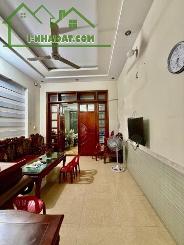 Nhà sang trọng đường 7m thông 1 trệt 2 lầu mái đúc btct nguyễn ảnh thủ TCH - 2