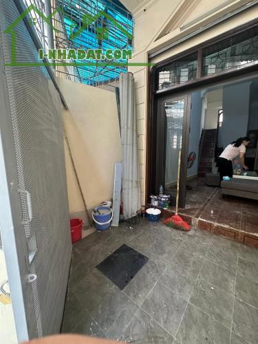 BÁN NHÀ ĐẤT ĐỘI CẤN –BA ĐÌNH DT 40M MT 4M 3 TẦNG GIÁ CHỈ HƠN 5TỶ 100M RA PHỐ