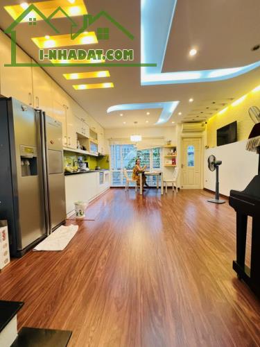 Bán nhà Gara Ô tô- Yên Hòa 40.5m2 - 5 Tầng – MT  5.2m 12 tỷ Cầu Giấy