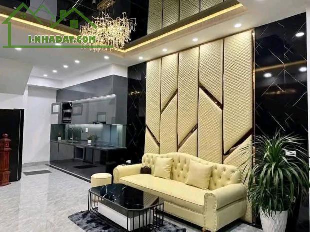 SIÊU HIẾM - MẶT PHỐ NGHĨA TÂN - KINH DOANH SẦM UẤT- Ô TÔ DỪNG ĐỖ NGÀY ĐÊM- 65M MẶT TIỀN RỘ