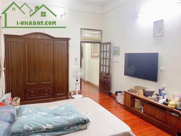 ĐỘI CẤN - BA ĐÌNH - LÔ GÓC 3 THOÁNG -  Ô TÔ TRÁNH - TRƯỚC NHÀ 10 OTO ĐỖ - 3