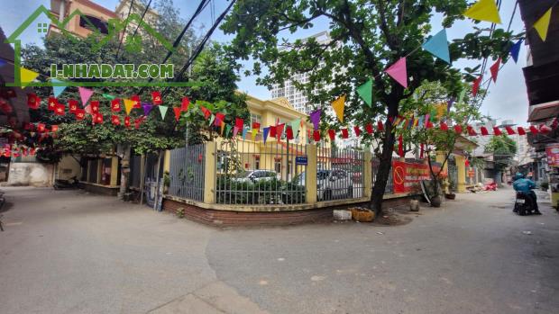 Bán nhanh mảnh đất Xuân Phương gần oto 70m mặt tiền 10m giá 10 tỷ thiện chí TL - 1