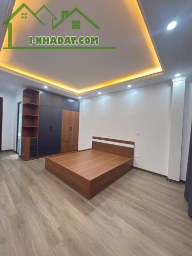 Nhà đẹp phố Cầu Giấy - 6 tầng thang máy - gần ngay Công viên Thủ Lệ - 2