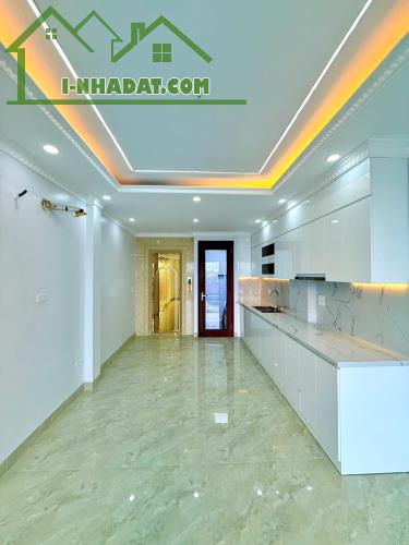 BÁN NHÀ NGÕ 68 CẦU GIẤY, LÔ GÓC THOÁNG VĨNH VIỄN, Ô TÔ ĐỖ CỬA, THANG MÁY NHẬP KHẨU CHÂU ÂU - 1