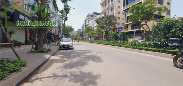 Bán nhà mặt phố Tây Hồ, 7 tầng, 66m, mt 6m, thang máy, vỉa hè, view hồ Tây, kinh doanh