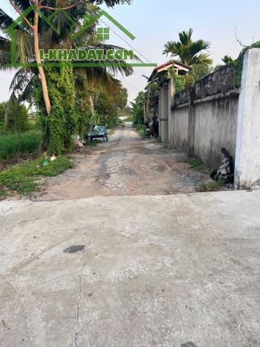 BÁN ĐẤT HỰU THẠNH ĐỨC HÒA LONG AN GIÁ 2 tỷ 800Tr /THỔ CƯ 100%