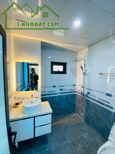 TRUNG TÂM VIỆT HƯNG - NHÀ DÂN XÂY - THOÁNG SÁNG - ĐI BỘ RA BIG C - 2