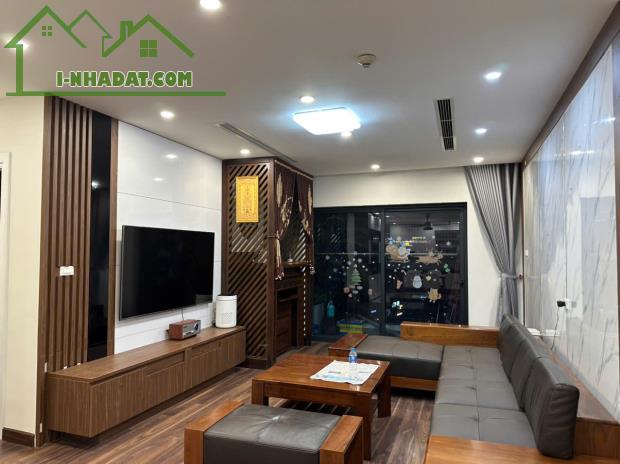 Chính chủ nhờ bán căn hộ chung cư cao cấp dự án 136 Hồ Tùng Mậu 145m2, 3PN, full nội thất