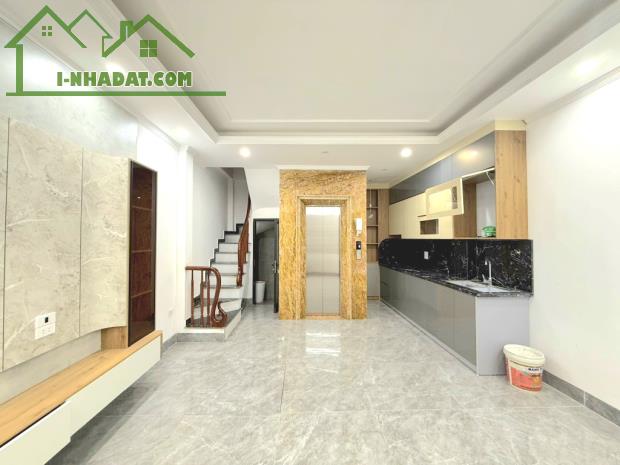 💥 BÁN NHÀ ĐỘI CẤN – 6 TẦNG – THANG MÁY – 2 THOÁNG – 36m2 - CHỈ 7.9 TỶ!