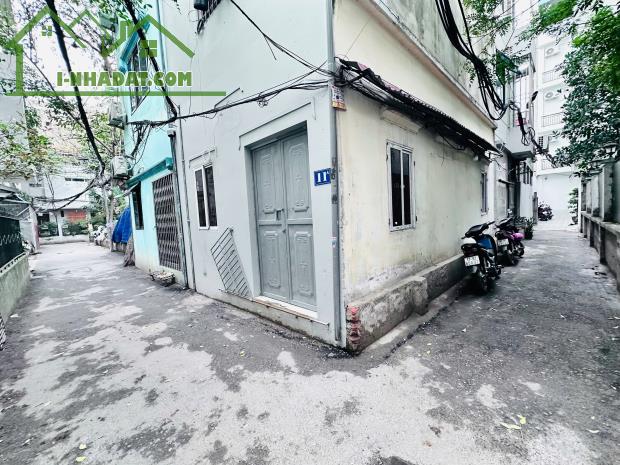 Bán Nhà Doãn Kế Thiện Cầu Giấy 5 Tầng 12.5 tỷ Lô Góc Cạnh chợ Đông Xa