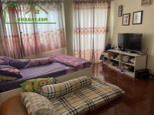 HƠN 8 TỶ NHÀ QUẬN NHẤT -  SAU CĂN MẶT TIỀN - 3 LẦU SÂN THƯỢNG 3PN LỚN - THU NHẬP 35TR/TH - 2