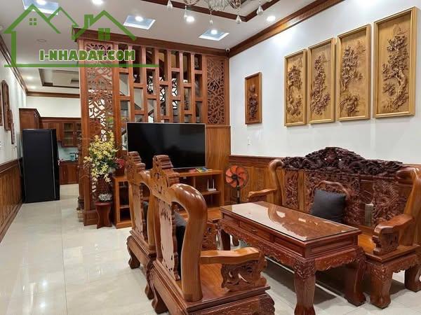 LÊ VĂN KHƯƠNG _Q12_HẺM XE HƠI QUA NHÀ - 2