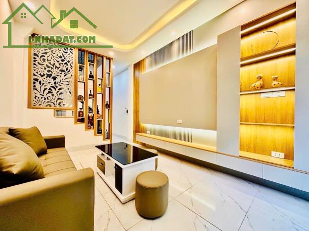 BÁN NHÀ GỐC ĐỀ – HAI BÀ TRƯNG – 32M – 6,18 TỶ - Vị trí đẹp – Ngõ thông – Ở ngay – Nội thất - 2