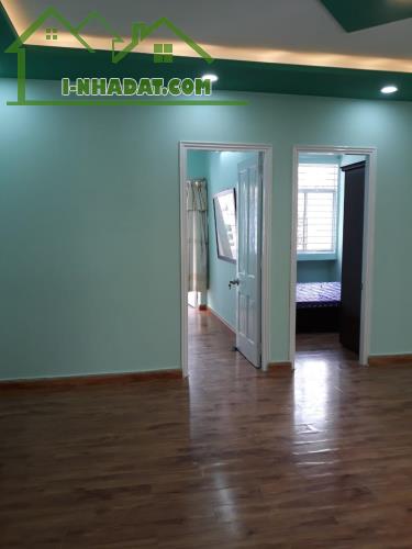 Cần cho thuê chung cư Bàu Cát 2 Thang bộ 55m 2PN 1WC giá 7,5 triệu
