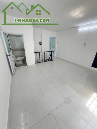 Cần bán căn nhà đường Số trung tâm Quận 3 chỉ 3,99 Tỷ - 2