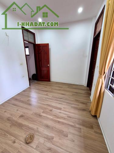 NHÀ ĐẸP - LÔ GÓC - MẶT TIỀN RỘNG Ô TÔ 5 TẠ - GẦN PHỐ - TẦM TIỀN DỄ CHỐT - 2