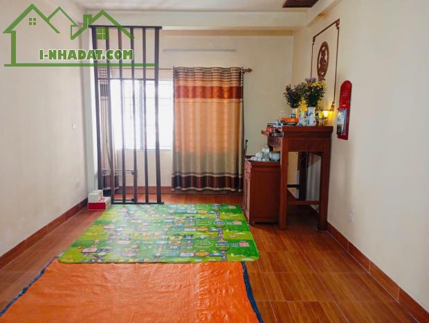 BÁN NHÀ DÂN XÂY, TRUNG TÂM NGỌC LÂM 40M, 4T, MT3.8M, Ô CHỜ THANG MÁY, CÁCH 15M Ô TÔ TRÁNH. - 1