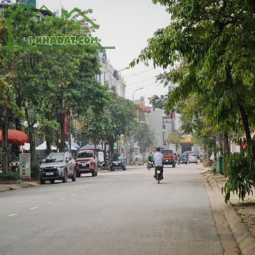 Đất 66m2 phố KD Trâu Quỳ thông cổng chính Học viện Vnua. 11 tỷ x nhỏ xíu.