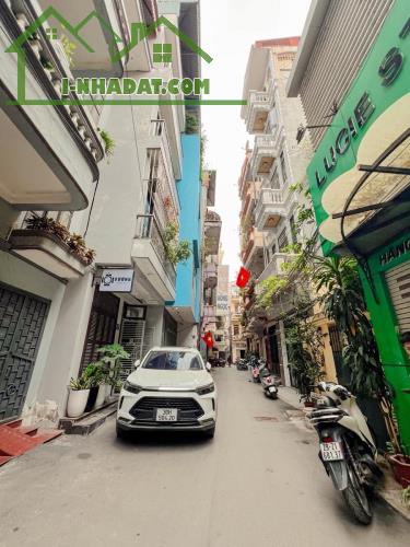 VỊ TRÍ VÍP BÁCH KINH XÂY GIÁ HƠN 7 TỶ 32m  5 TẦNG MT4 m KINH DOANH  CỰC KỲ SẦM UẤT