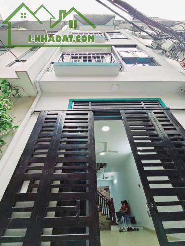 Khu vực vip quận Tây Hồ - Nhà 4 tầng 52m2 - Ngõ thông - 3 bước ra Hồ Tây 13,9 tỷ