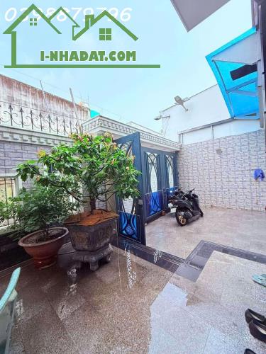"Bán Biệt Thự Bình Tân 5 lầu , 168m2 , 5PN 
master , thang máy , ngang 12m ,22 tỷ - 1