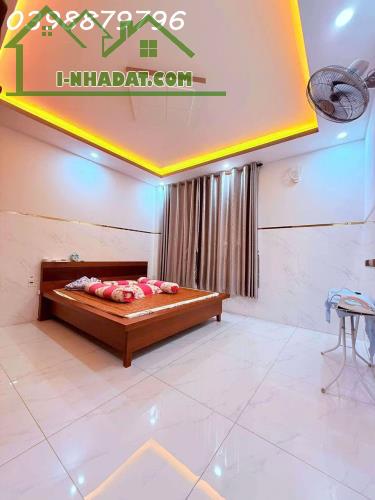 "Bán Biệt Thự Bình Tân 5 lầu , 168m2 , 5PN 
master , thang máy , ngang 12m ,22 tỷ - 3