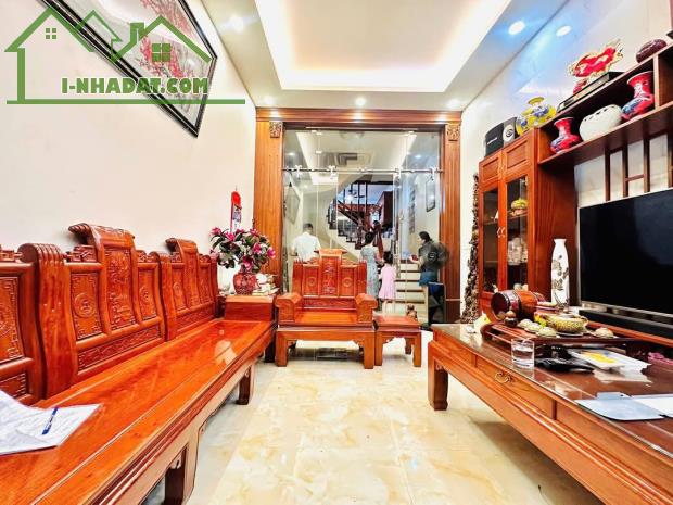 Nhà PL Lý Nam Đế 56m*5T, MT 3.9m, ngõ rộng 2m, 30m ra ô tô tránh, 3 thoáng, nhà mới 19.7tỷ