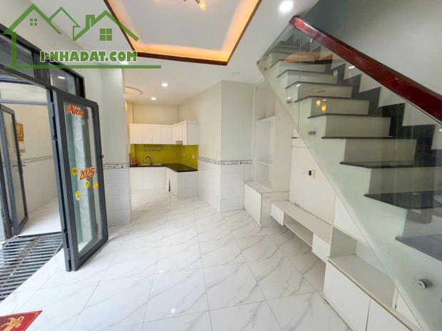 Nhà mới 2 tầng hẻm 775 Ba Đình P10Q8 (ko qui hoạch) - 1