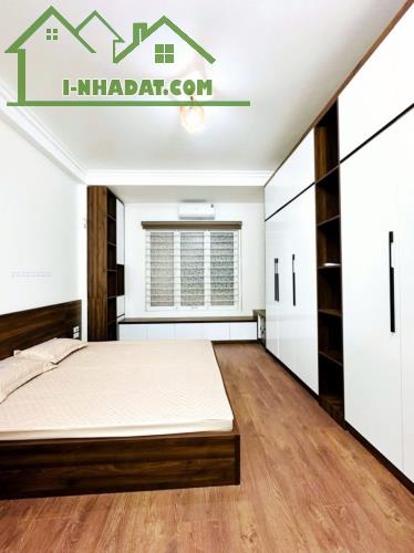 NHÀ HOÀNG VĂN THÁI 35M Ô TÔ ĐỖ CỬA - 3 BƯỚC RA PHỐ - 2