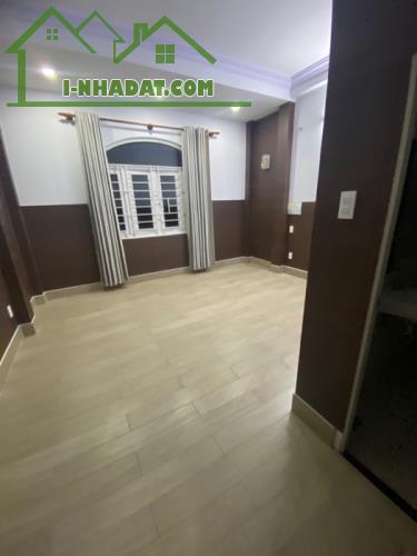 BÁN NHÀ MẶT TIỀN TAM ĐẢO QUẬN 10 - 39M2 - 1
