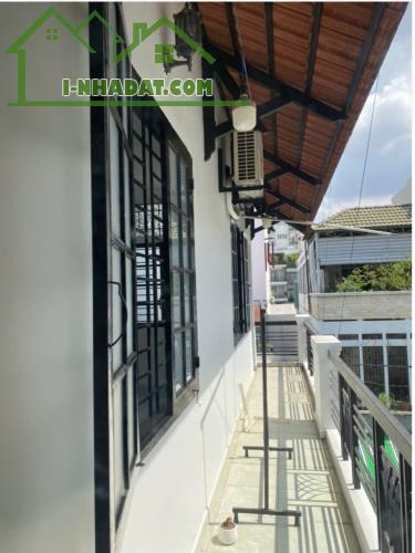 Đường Nguyễn Tiểu La, kề bên 3 Tháng 2, Q10, hơn 5m ngang, 5 tầng, 6pn - 2