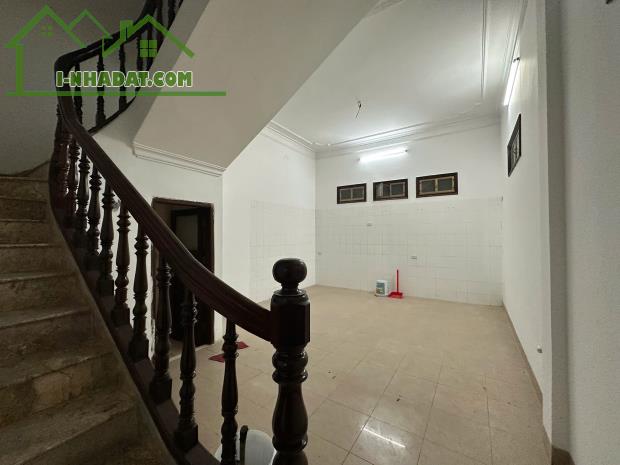 Bán Nhà Mặt Phố Quận Ba Đình 80m4T MT5m Vỉa Hè 3 THOÁNG VIEW Công Viên 52 Tỷ Kim Mã. - 2