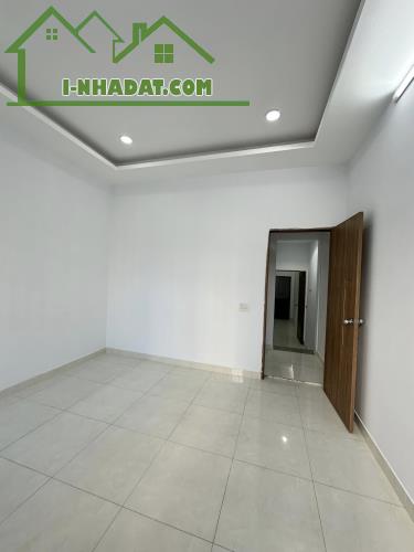 BÁN NHÀ TÂN PHÚ – TRỊNH ĐÌNH TRỌNG - SÁT HXH - FULL NỘI THẤT - CHỈ 3.9 TỶ - 1