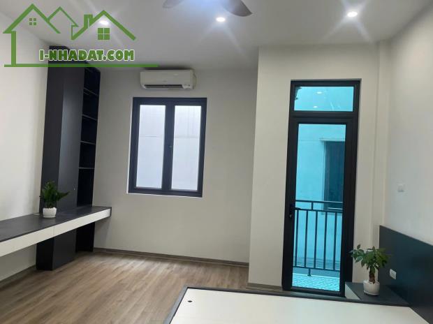 CHÍNH CHỦ CẦN BÁN TÒA CCMN MỚI ĐÉT - THANG MÁY HIỆN ĐẠI - 13 PHÒNG KHÉP KÍN FULL NỘI THẤT