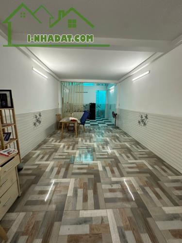 BÁN NHÀ MẶT TIỀN Tây Sơn, Tân Phú 2 tầng 115m2 (4,1x28). Nhà đẹp ở ngay. Giá chỉ 8,9 tỷ. - 1