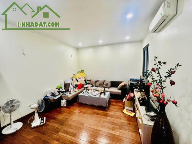 Bán gấp nhà PHỐ Huỳnh Thúc Kháng, Ba Đình, 60m2, vỉa hè 3m, KD, 22.5 tỷ - 3