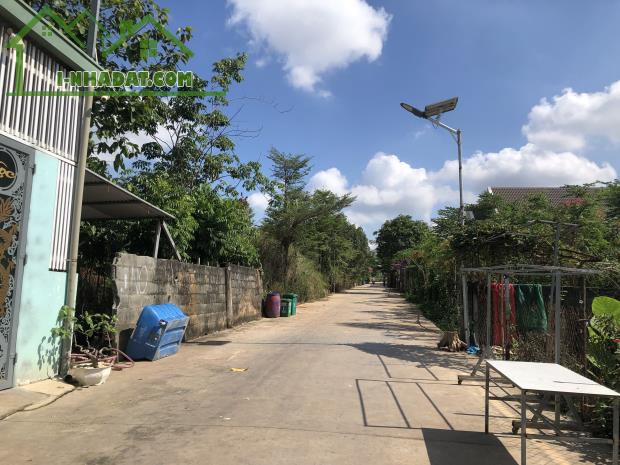 Bán gấp lô đất 82m² thổ cư 100% sát mặt tiền Đại lộ Đông Tây, giá chỉ 950 triệu - 1