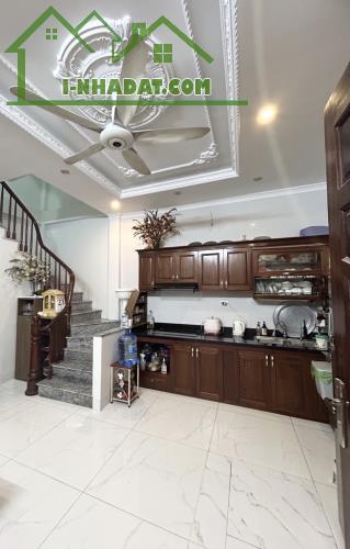NHÀ 5 TẦNG – PHỐ TRẦN CUNG – GẦN PHỐ, NHIỀU TIỆN ÍCH - GIÁ 7,3 TỶ - 1