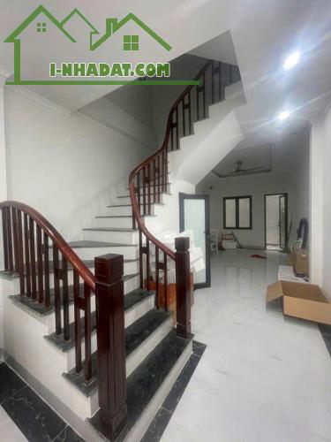 Nhà Đẹp- Giá tốt CHÍNH CHỦ CẦN BÁN NHANH NHÀ mới xây tại quận Long Biên, Tp Hà Nội