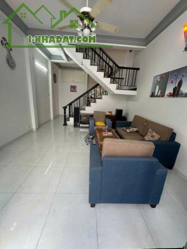 BÁN NHÀ MẶT TIỀN 50M2 3 TẦNG NGANG 4,5M KD ĐỈNH NGUYỄN VĂN CÔNG 5.6 TỶ. - 3