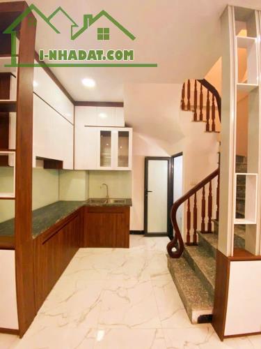 THẠCH BÀN, CỔ LINH - 5 TẦNG MỚI -NGÕ NÔNG - VÀI BƯỚC RA Ô TÔ TRÁNH - 3