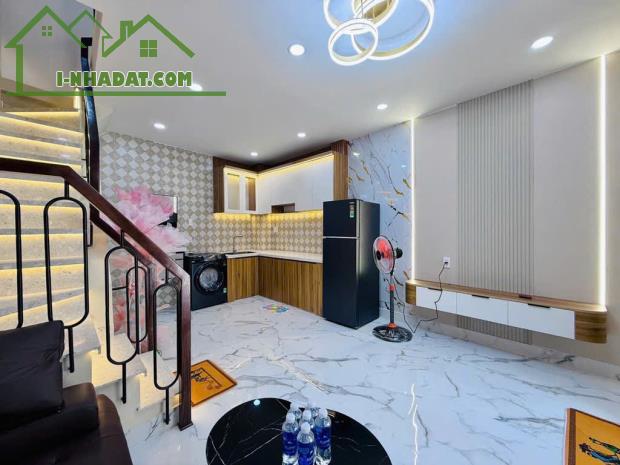 BÁN NHÀ ĐẸP LUNG LINH HẺM XE TẢI NGUYỄN TƯ GIẢN , P12, GÒ VẤP GẦN 30M2 GIÁ NHỈNH HƠN 3 T - 3