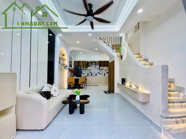 Bán Gấp, Nhà Bình Thạnh, Cạnh đại học Văn Lang 56m2 Giá 3tỷ688 1 sẹc oto Nguyễn Văn Đậu