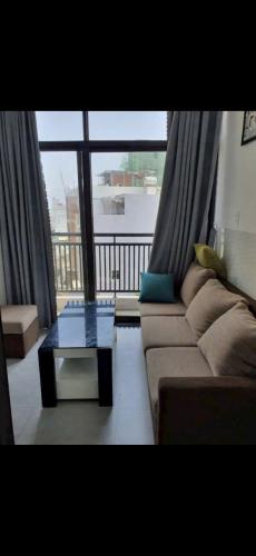 Toà căn hộ 7 tầng đường Dương Đình Nghệ. Dòng tiền 70tr/tháng . Diện tích : 74m , ngang 5m