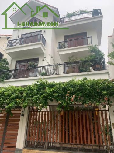Cho thuê biệt thự Mỹ Đình 2 vị trí đẹp trục chính giá 50 triệu/tháng